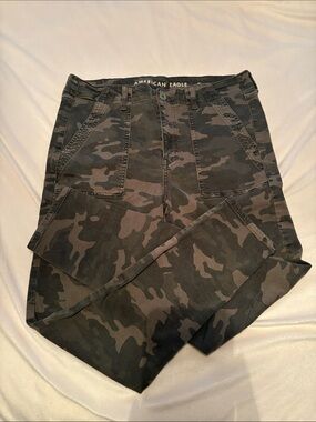 American Eagle Outfitters Green & Black Camo Slim Jogger Pants